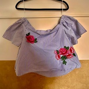 Style House Short Sleeve Cropped Tee